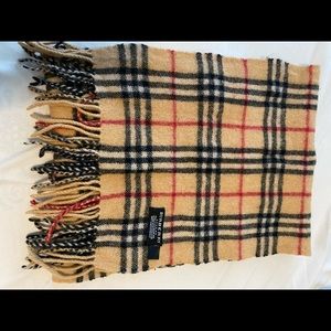Burberry wool scarf
